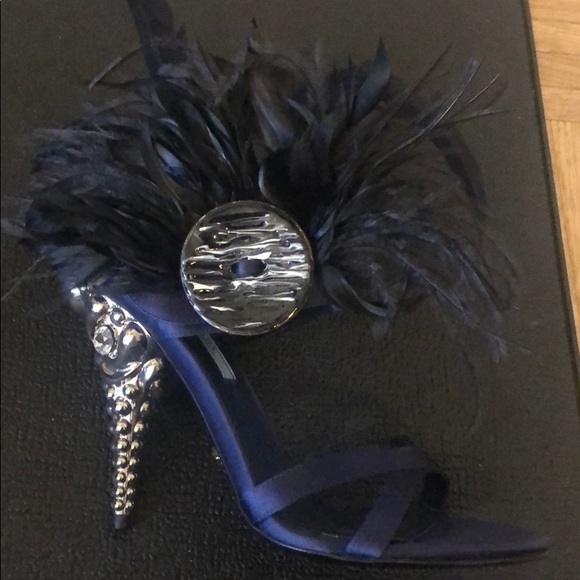 Prada feather heels authentic - Picture 2 of 8